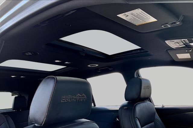 2023 Chevrolet Traverse High Country