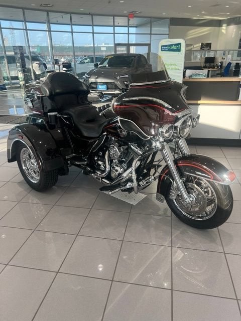 2011 Harley-Davidson Tri Glide Ultra Classic Base