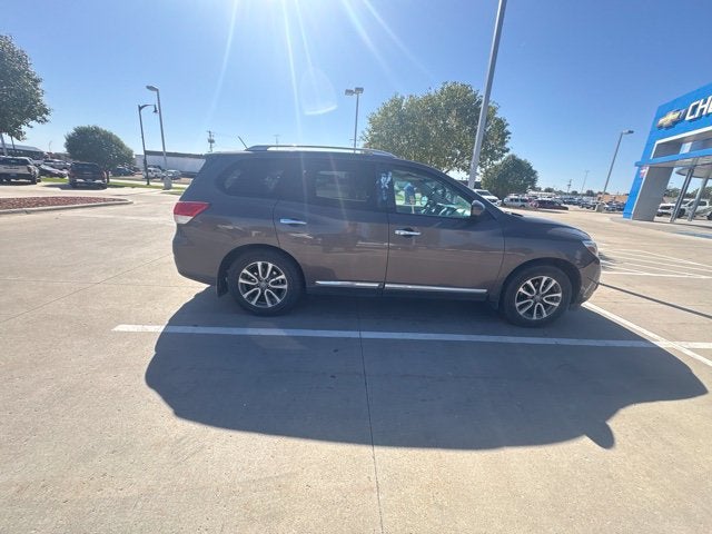 2016 Nissan Pathfinder SL