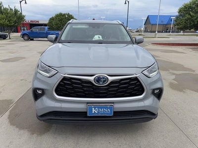 2022 Toyota Highlander Hybrid XLE Bronze Edition