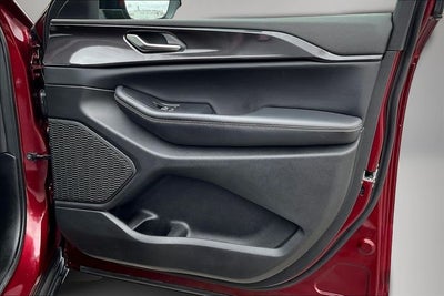 2023 Jeep Grand Cherokee Laredo 4x4