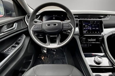 2023 Jeep Grand Cherokee Laredo 4x4