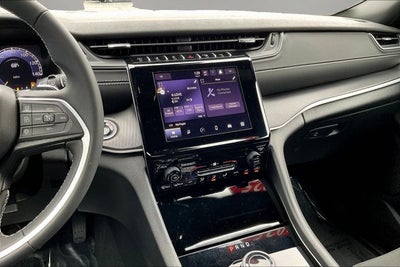 2025 Jeep Grand Cherokee Laredo X 4x4