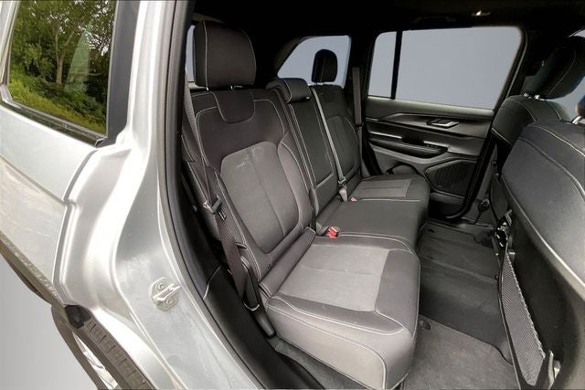 2025 Jeep Grand Cherokee Laredo X 4x4