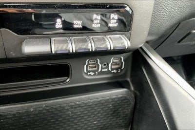2020 RAM 1500 Big Horn Crew Cab 4x4 5'7' Box