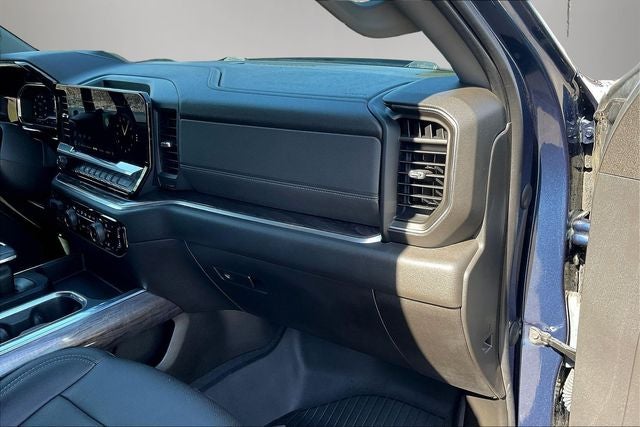 2022 Chevrolet Silverado 1500 4WD Crew Cab Short Bed LTZ