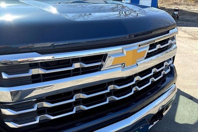 2022 Chevrolet Silverado 1500 4WD Crew Cab Short Bed LTZ