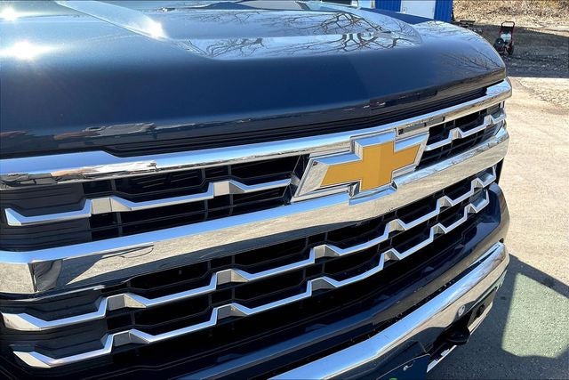 2022 Chevrolet Silverado 1500 4WD Crew Cab Short Bed LTZ
