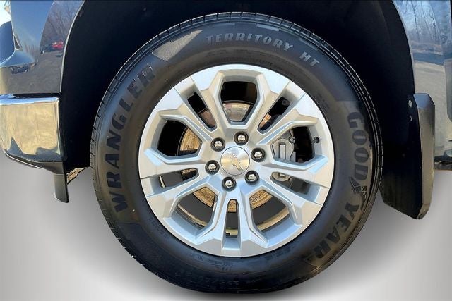 2022 Chevrolet Silverado 1500 4WD Crew Cab Short Bed LTZ