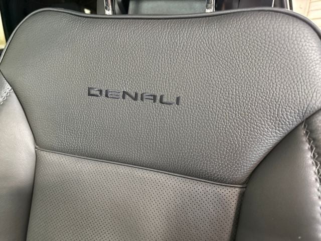 2021 GMC Yukon 4WD Denali