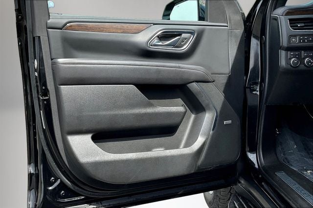 2023 Chevrolet Suburban 4WD Premier