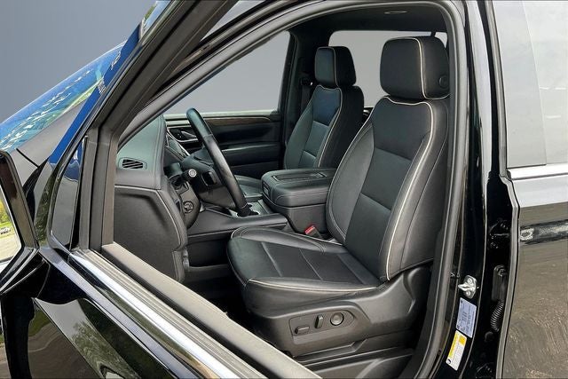 2023 Chevrolet Suburban 4WD Premier