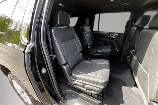 2023 Chevrolet Suburban 4WD Premier