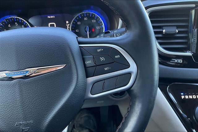 2017 Chrysler Pacifica Touring-L Plus