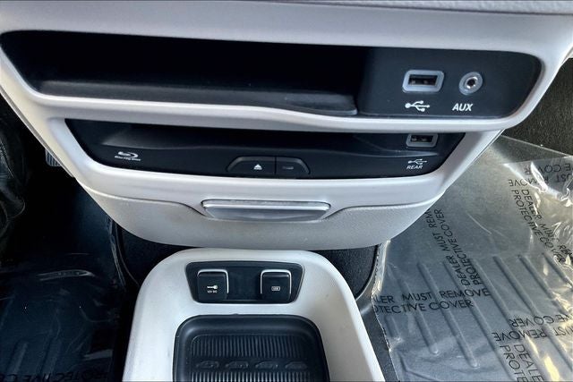 2017 Chrysler Pacifica Touring-L Plus