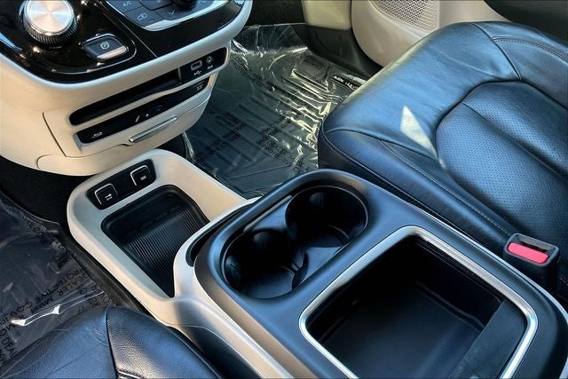 2017 Chrysler Pacifica Touring-L Plus