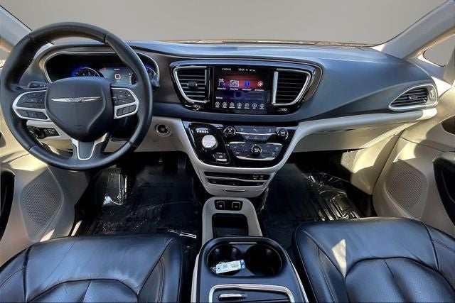 2017 Chrysler Pacifica Touring-L Plus