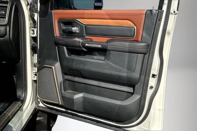2020 RAM 3500 Laramie Longhorn Crew Cab 4x4 8' Box
