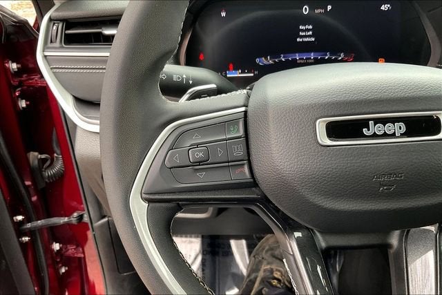 2023 Jeep Grand Cherokee Laredo 4x4