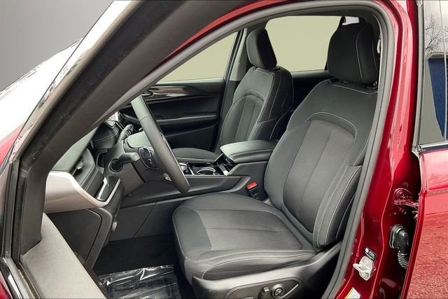 2023 Jeep Grand Cherokee Laredo 4x4