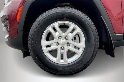 2023 Jeep Grand Cherokee Laredo 4x4