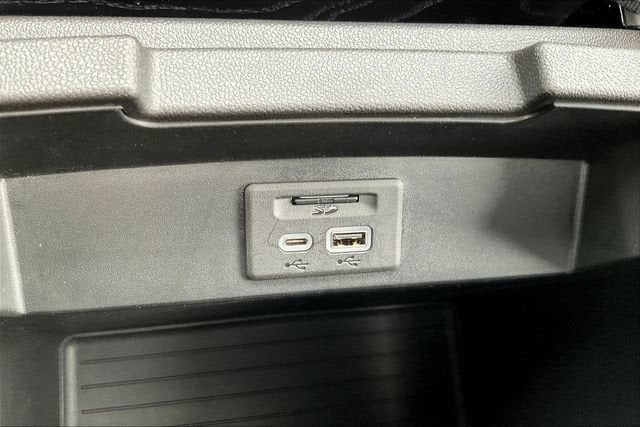 2021 GMC Yukon Denali - Photo 18