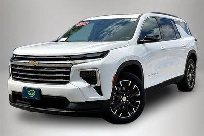 2025 Chevrolet Traverse LT