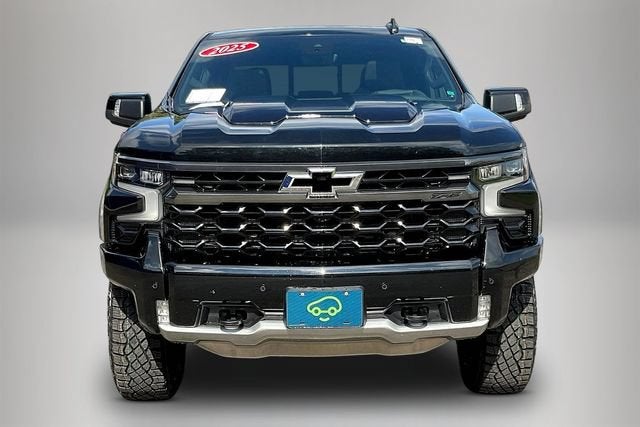 2025 Chevrolet Silverado 1500 ZR2 - Photo 2