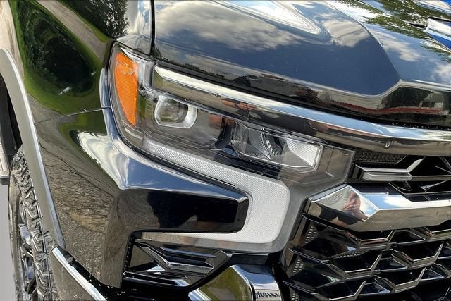 2025 Chevrolet Silverado 1500 ZR2 - Photo 35
